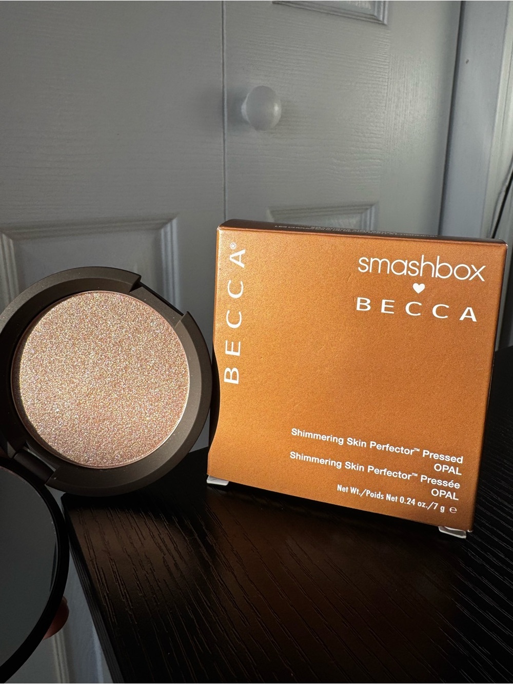 BECCA Opal Shimmering Skin Perfector Pressed Highlighter - Champagne Glow